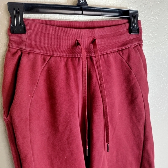 Lululemon Scuba High-Rise Jogger maroon sz 2 - Picture 3 of 8